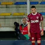 galerie foto imagini cum rar se vad la petrolul cfr sfait aproape sa faca bucati un laptop 68f68442014f6