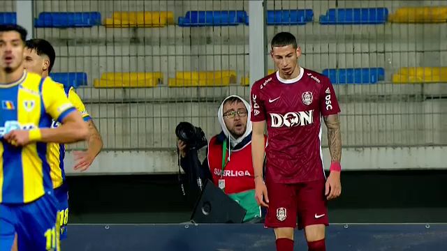 galerie foto imagini cum rar se vad la petrolul cfr sfait aproape sa faca bucati un laptop 68f68442014f6