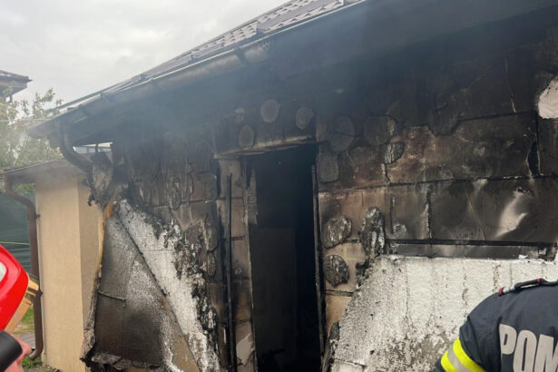 galerie foto incendiu la o magazie aflata langa un camin de batrani din cornetu pompierii au gasit o persoana moarta inauntru 68f3909c19b95