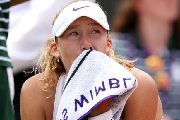 galerie foto revelatia de 18 ani a rusiei si a pierdut cumpatul in wta la wuhan ce a putut sa spuna in auzul tuturor 68e61790c5d4e