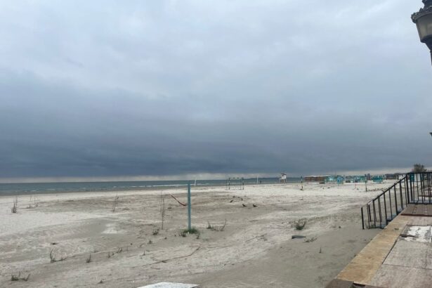 galerie foto toate constructiile de pe plajele din navodari au fost demolate dupa expirarea contractelor de inchiere cu apele romane 68ef898667b4b