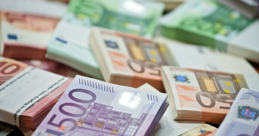 Ilie Bolojan: Avem plăți pentru dobânzi de 11 miliarde de euro, iar aceste cheltuieli vor crește și vor ajunge la 3% din PIB. 1 ilie bolojan avem plati doar pentru dobanzi de 11 miliarde de euro aceste cheltuieli vor creste si vor ajunge la 3 din pib 68ff43ee435c3