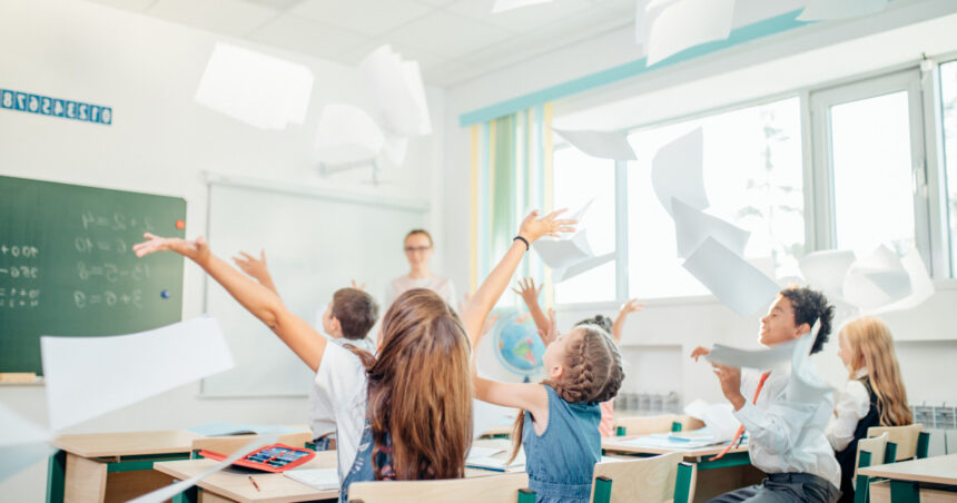 incepe vacanta de toamna 2025 elevii intra in prima pauza a anului scolar cand este programat al doilea modul de cursuri 68fb097db613a