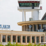 Incident pe Aeroportul Băneasa: Un avion de mici dimensiuni a ieșit de pe pista de aterizare, curse deviate. 9 incident pe aeroportul baneasa un avion de mici dimensiuni a iesit de pe pista de aterizare curse deviate 69047bdd320bd