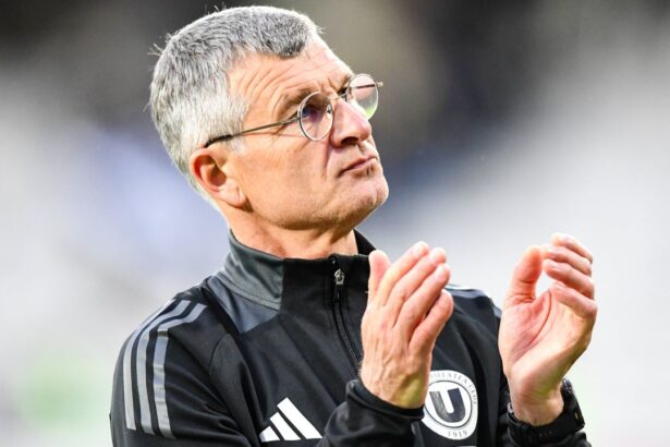ioan ovidiu sabau out un fost antrenor din superliga ii va lua locul la u cluj 68e23f3708586