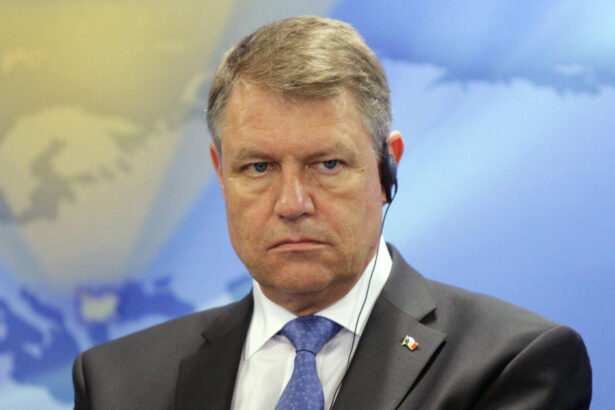 klaus iohannis a fost executat silit de anaf fostul presedinte al romaniei trebuie sa predea cheile casei din sibiu 68dedee2ca0ff