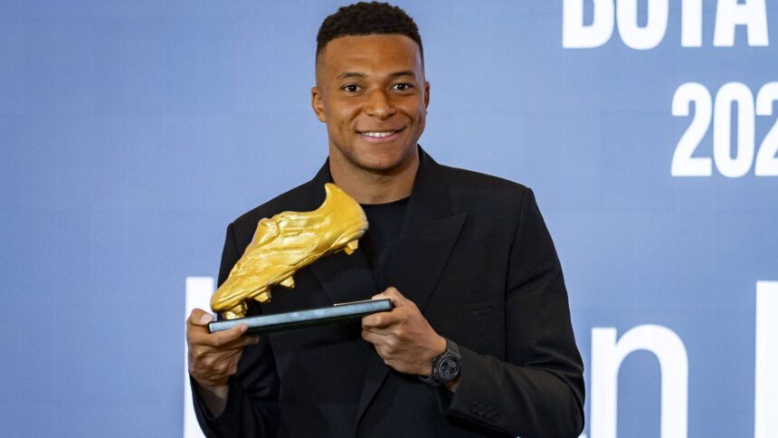 Kylian Mbappe a câștigat Gheata de Aur la Madrid! 1 kylian mbappe a primit gheata de aur francezul a primit trofeul la madrid 6904fa5b72f30