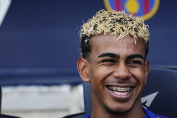 lamine yamal sparge banii achizitie de 11 milioane de euro la doar 18 ani 68ff4ae1cb653