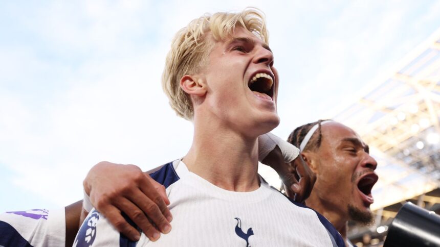 LIVE: Everton - Tottenham, de la 18:30, pe VOYO! Duel complicat pentru echipa lui Radu Drăgușin 1 live video everton tottenham de la 1830 in exclusivitate pe voyo duel complicat pentru echipa lui radu dragusin 68fdd618b43db
