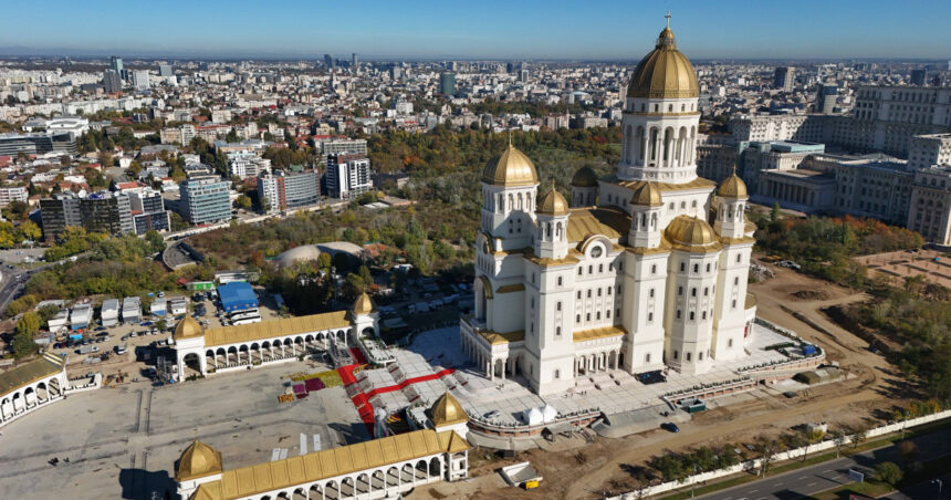 A început slujba de sfințire a picturii Catedralei Naționale. Zeci de mii de oameni au venit pentru a asista la inaugurare. 1 live videotext a inceput slujba de sfintire a picturii catedralei nationale zeci de mii de oameni au venit pentru a asista la inaugurare 68fdc8b7f1412