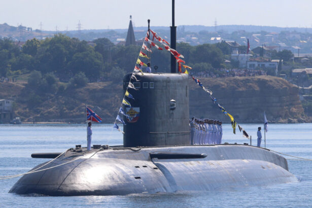 mark rutte a ironizat un submarin rus care s a defectat si a iesit la suprafata pare o vanatoare a celui mai apropiat mecanic 68ed23c1cfe6b