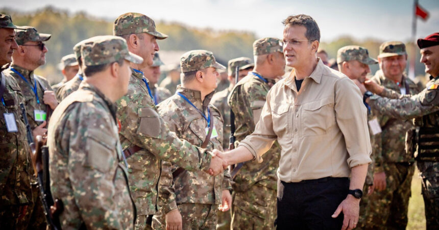 Ministrul Apărării, de ziua Armatei: Investiții în tehnică de luptă, infrastructură și instruire a militarilor 1 ministrul apararii de ziua armatei continuam investitiile in tehnica de lupta infrastructura si instruire a militarilor 68fca82e66384