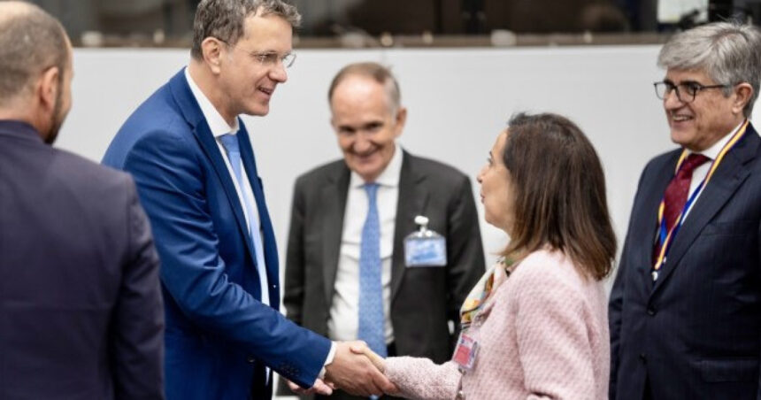 ministrul apararii discutii cu omologul spaniol mosteanu apreciaza participarea activa a spaniei la grupul de lupta nato in romania 68efc3279c2ee