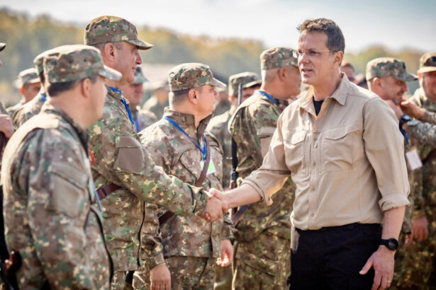 ministrul mosteanu a explicat pentru politico ce trebuie sa faca industria romaneasca de aparare pentru a lua mai multi bani de la ue 6903d6f4ce15b