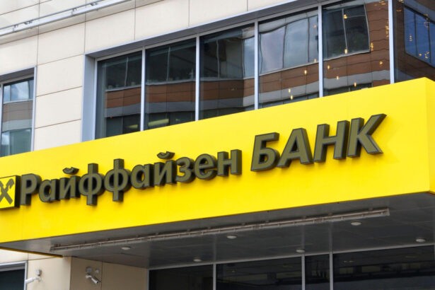 moscova vrea sa mentina o punte financiara esentiala spre occident raiffeisen nu si poate vinde o participatie la divizia din rusia 68dd5159a1eb2