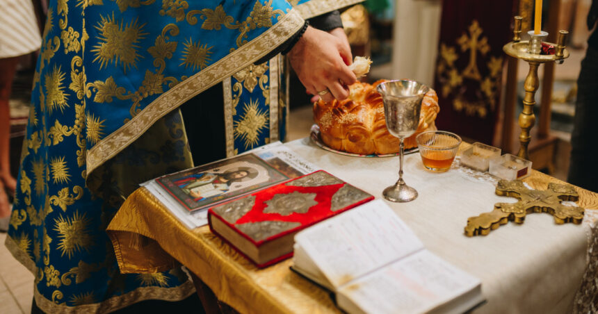 mosii de toamna 2025 ce alimente se impart in sambata mortilor recomandarea preotului pentru fiecare pachet oferit de pomana 69044e2750120