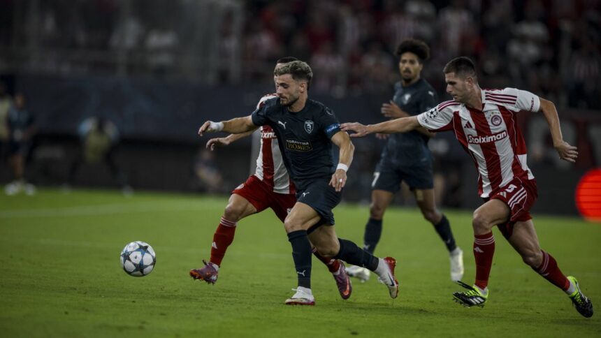 ALERTĂ DE ȘTIRI: Vlad Dragomir strălucește! Gol în derby pentru fotbalistul-revelație de la națională, dar eroul provine din Superligă. 1 news alert vlad dragomir is on fire gol in derby pentru fotbalistul revelatie de la nationala dar eroul vine din superliga 68ffc5ccef0a5