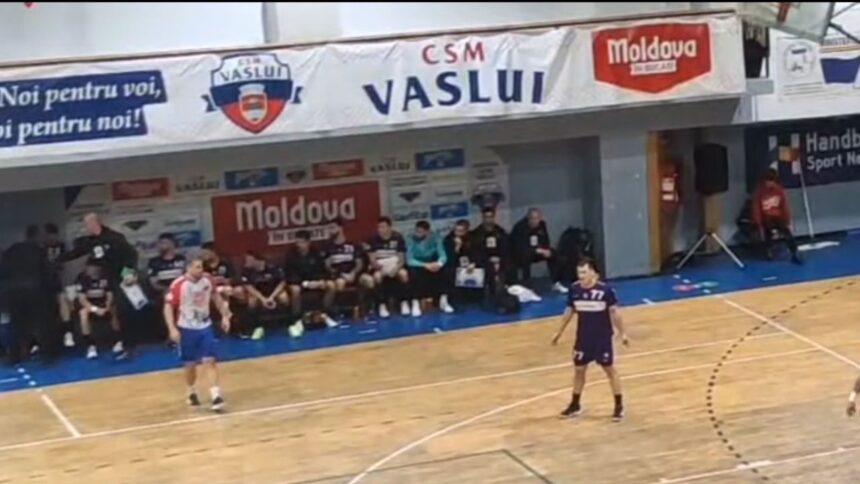 nota de plata pentru george buricea dupa ce antrenorul si a lovit un jucator la csm vaslui scm poli timisoara 68e55d5e46b0c