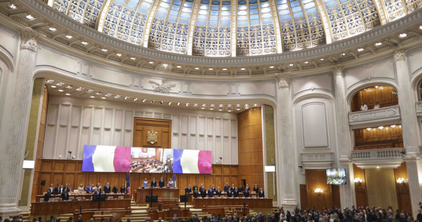 numarul parlamentarilor ar putea fi redus cu 10 scenariul a fost discutat in sedinta coalitiei la propunerea udmr surse 6900f154bee13