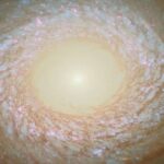 o galaxie bizara incalca regulile evolutiei galactice si ii nedumereste pe astronomi 68f33de01de90