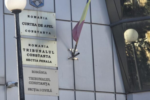 o grefiera din constanta a chemat guvernul in judecata din cauza ca i a taiat sporul pentru munca in conditii vatamatoare 68f36a158c82e