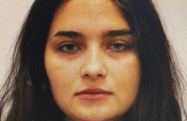 o tanara din baia a disparut de acasa la inceputul lunii septembrie daca o vedeti sunati la 112 68fa09a48dc4a