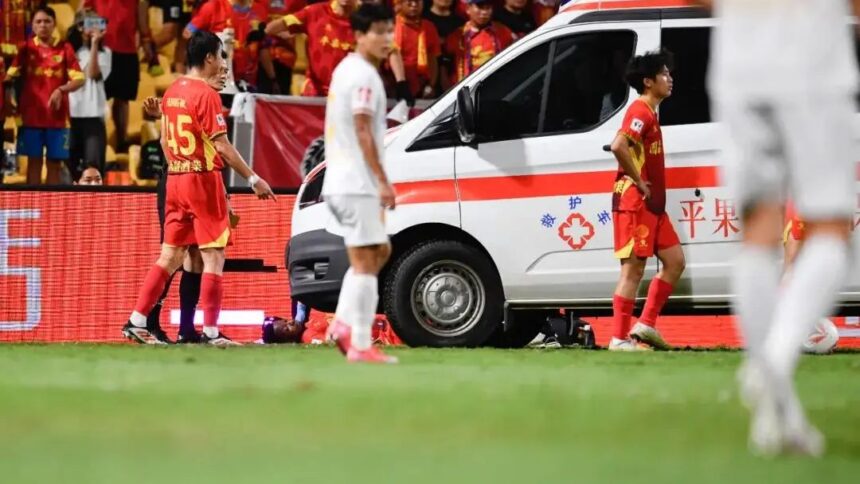 oficial samuel asamoah a fost operat anuntul clubului a fost diagnosticat cu o fractura la nivelul gatului 68e68bc2b6828