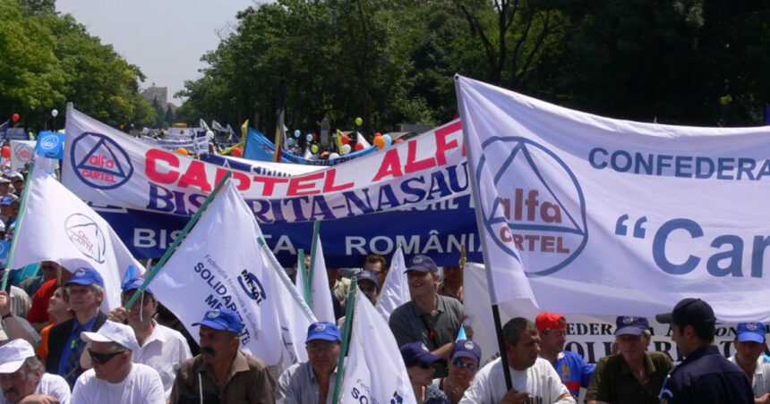 Patru confederaţii sindicale protestează astăzi în Piaţa Victoriei împotriva măsurilor de austeritate. 1 patru confederatii sindicale protesteaza azi in piata victoriei impotriva masurilor de austeritate 6901b9831ed00