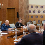 premierul ilie bolojan s a intalnit cu producatorii de carne de porc ce probleme au semnalat in sectorul suin 68dd08b1b13bc