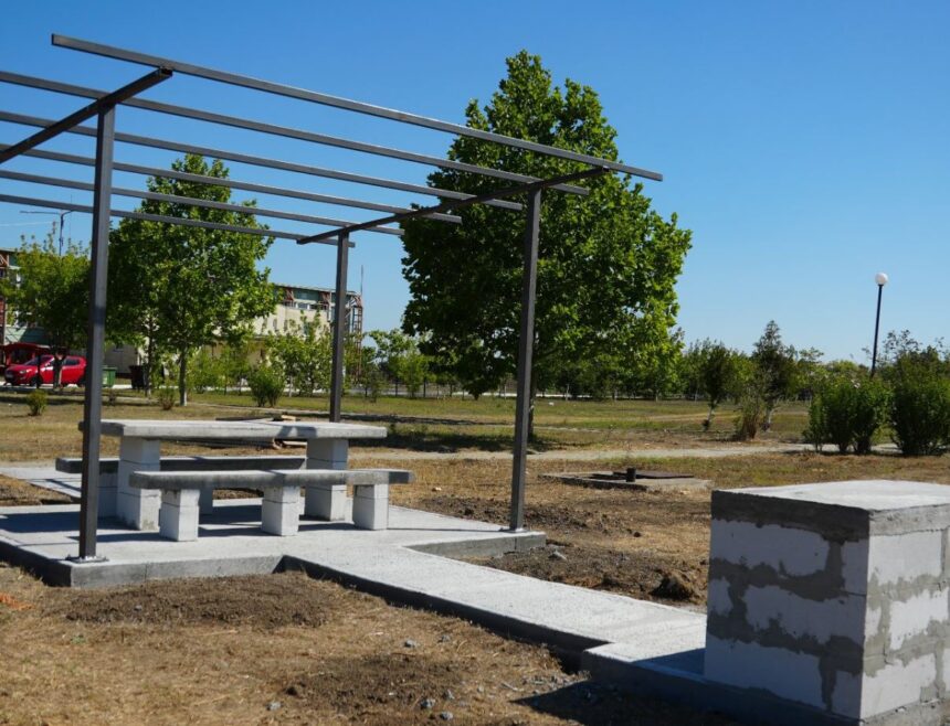 primaria cumpana inaugureaza noua zona de picnic din parcul verde 68fb51ce4bb84