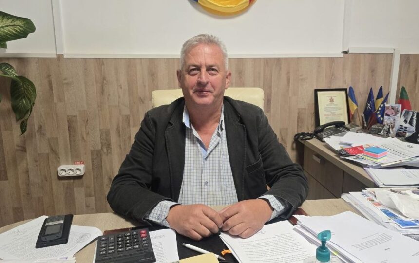 primarul comunei nicolae balcescu viorel balan la ceas aniversar 68f08d8b965da