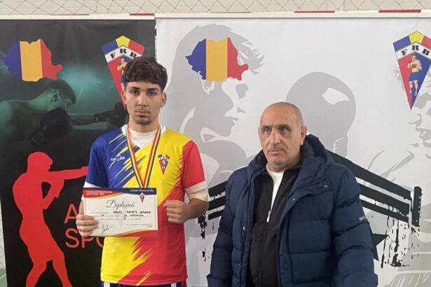 pugilistul de la cs medgidia renato bratu merge la europenele de cadeti 68eea3370a3d8