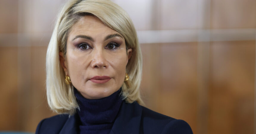 Raluca Turcan, atac la ministrul UDMR al Culturii: Cere reorganizarea unei instituții unde aspira să devină manager, dar nu a reușit la concurs. 1 raluca turcan atac la ministrul udmr al culturii cere reorganizarea unei institutii unde voia sa fie manager dar nu a luat concursul 68ff7c31b60ce