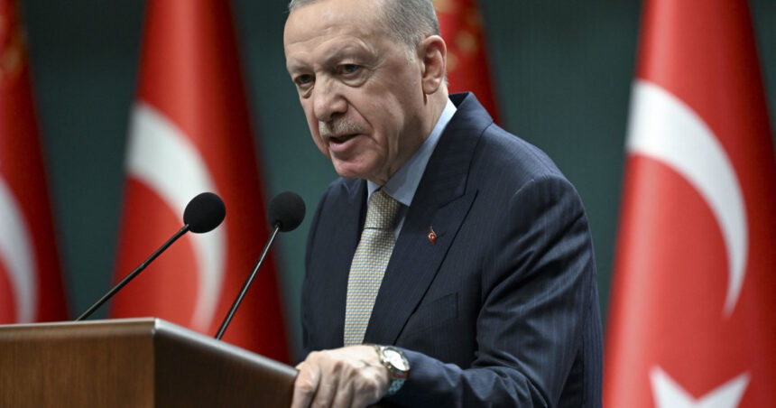 recep erdogan profita de faptul ca intalnirea de la budapesta s a anulat suntem gata in orice moment pentru un summit trump putin 68fccb9ab3576