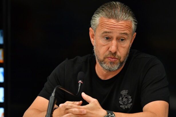 reghecampf trezeste te viralul zilei in sudan umilitor pentru fostul antrenor al fcsb ului 68dcc0f11e967