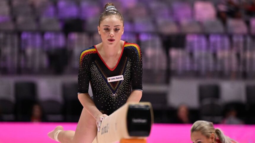 România, fără medalie la gimnastică la Campionatul Mondial din Indonezia! Ce performanțe au avut Sabrina Voinea și Denisa Golgotă la sol 1 romania fara medalie la gimnastica la cm din indonezia ce au facut sabrina voinea si denisa golgota la sol 68fcab482bc53