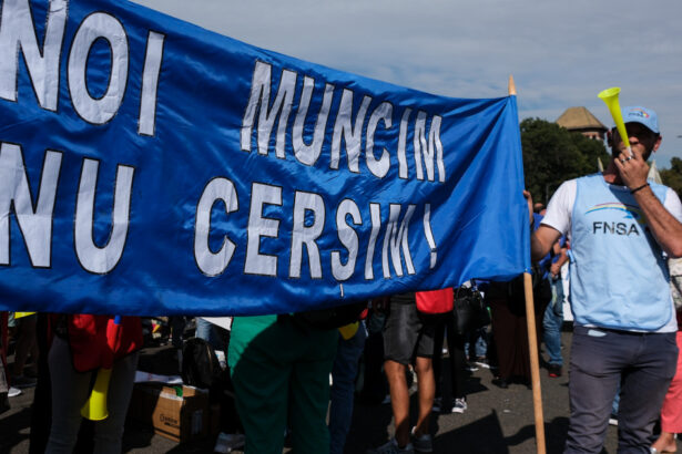 sindicalistii din administratie anunta proteste in ziua cand la guvern se discuta salariul minim nu mai acceptam austeritatea 68ff71f223b75