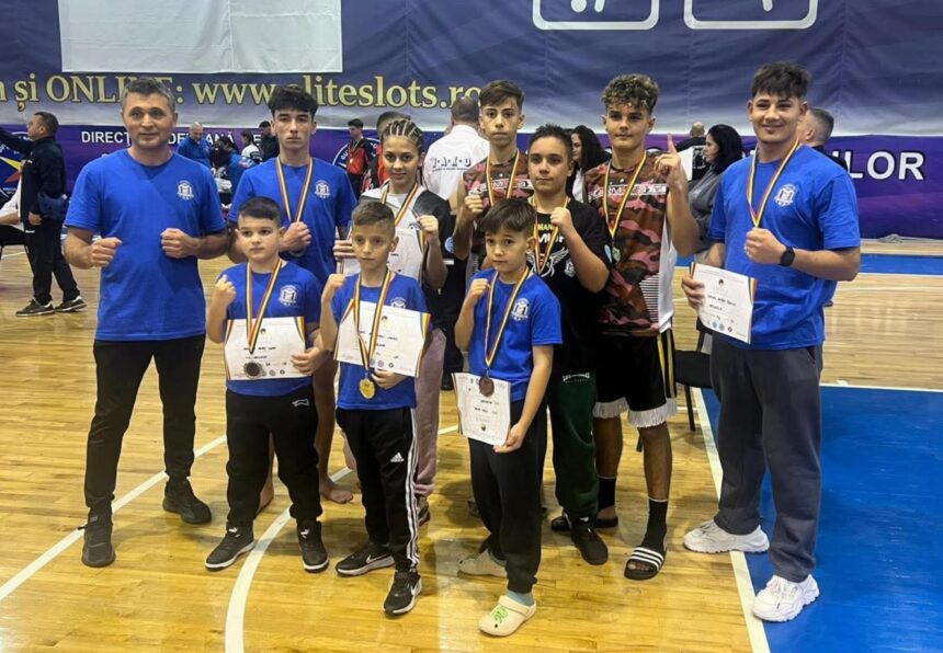 Sportivii de la CS Medgidia, medaliați la „Cupa Campionilor la kickboxing” 1 sportivii de la cs medgidia pe podium la cupa campionilor la kickboxing 6901344855bbc
