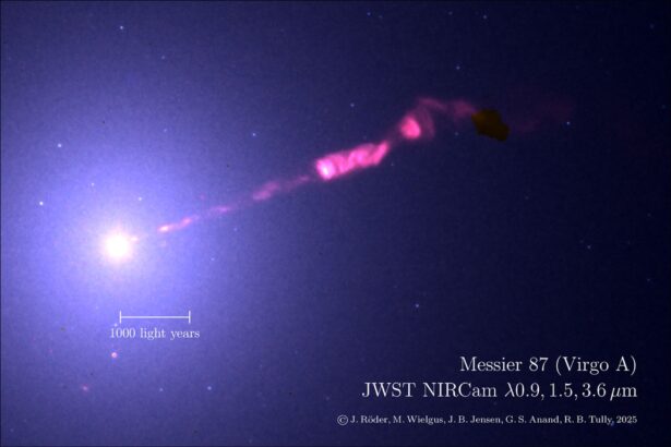 telescopul webb a surprins cea mai clara imagine realizata vreodata cu jetul gaurii negre supermasive din galaxia m87 68e0cfeb0d389