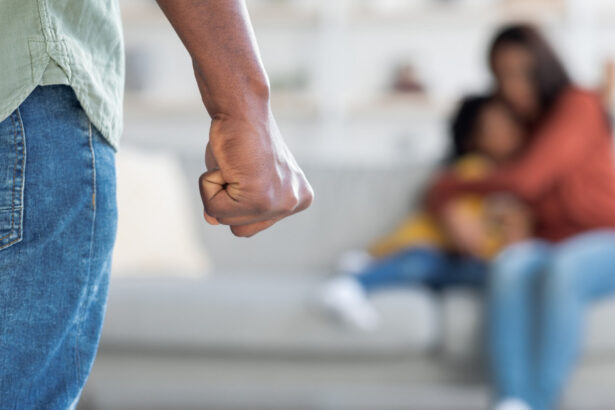 un roman si a transformat casa intr o inchisoare domestica pentru sotie si copii ani de teroare violente filmate si abuzuri 68fa138036b0f
