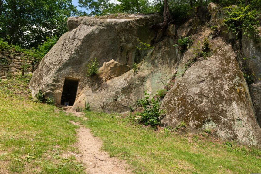 un templu impresionant care ascunde o pestera sacra a fost descoperit in turcia 68ea57cad3d11