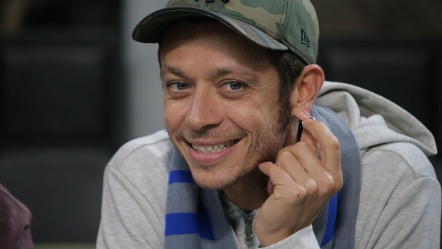 valentino rossi mare fan inter s a lamurit in privinta lui chivu i am vazut si la ultimul meci 68f9d70a833e3
