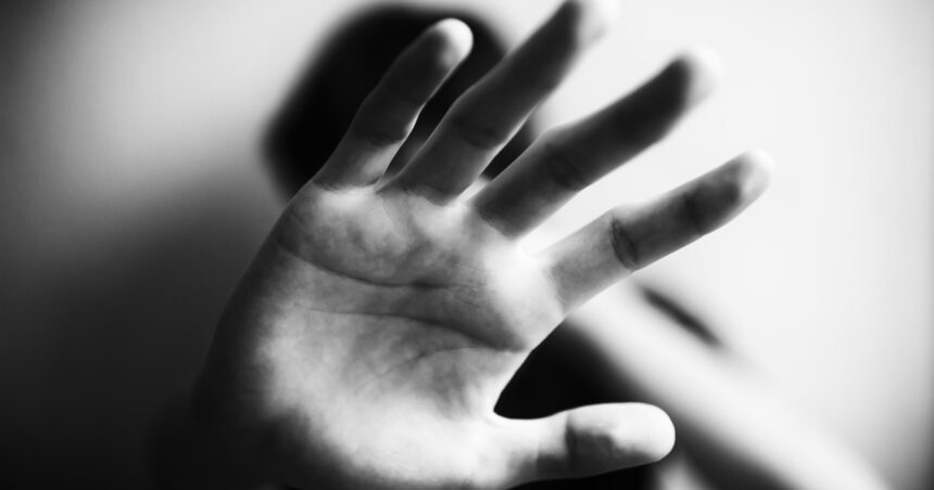 victimele violentei domestice nu vor mai plati taxa de timbru pentru divort si partaj proiectul a fost adoptat de senat 68f79c89e3d6f