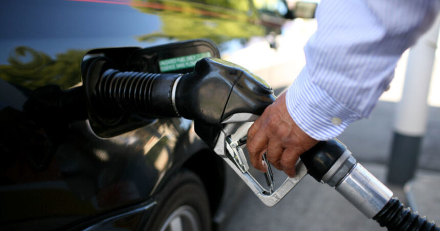 Carburanții continuă să se scumpească: prețurile au crescut de trei ori luna aceasta. Când este anunțată o nouă majorare? 1 video carburantii continua sa se scumpeasca preturile au crescut de trei ori luna aceasta cand este anuntata o noua majorare 690222b0a12c8