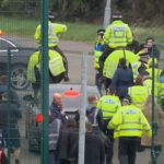 video ce a ajuns rangers antrenor scos de politisti din stadion si dat afara dupa meci 68e358707fd0b
