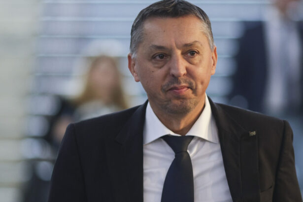 video daniel david am trecut de furtuna fiscal bugetara am reusit sa salvam salariile si bursele pana la sfarsitul anului 68fa87587d8a9