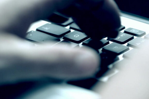 video detinutul hacker de la penitenciarul targu jiu a fost ajutat de un politist directorul unitatii schimbat raport anp 68f602994de5d