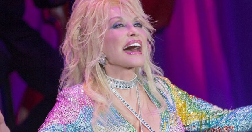 video dolly parton isi linisteste fanii dupa ce sora ei le a cerut sa se roage pentru sanatatea artistei inca n am murit 68e7348e21781