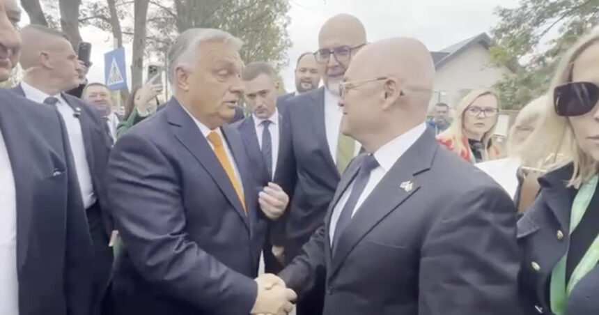 video emil boc a dat din coate sa ajunga la viktor orban dupa congresul udmr simtiti va liber sa veniti oricand la usa mea 68ea192c117e8