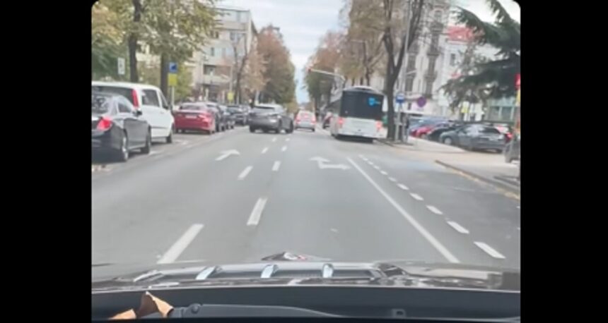Felicia Ovanesian arată cu degetul spre benzile "suprapuse" de pe Tomis, IPJ reacționează: "Nu au fost accidente cu victime" 1 video felicia ovanesian arata cu degetul spre benzile suprapuse de pe tomis ipj reactioneaza nu au fost accidente cu victime 6901d9408a3d7